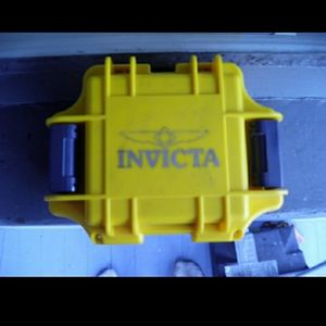 Invicta watch box no watch holds one